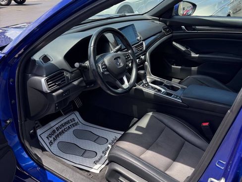 Used 2018 Honda Accord Sport image 11