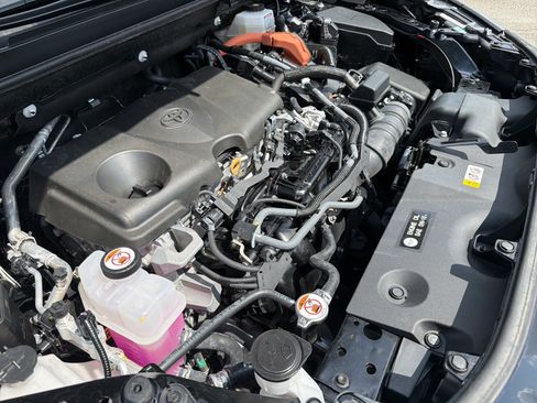 Certified 2025 Toyota RAV4 LE AWD/4WD image 22