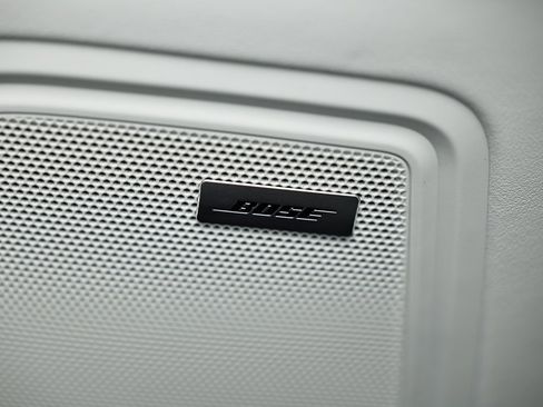 New 2026 Porsche Macan image 23