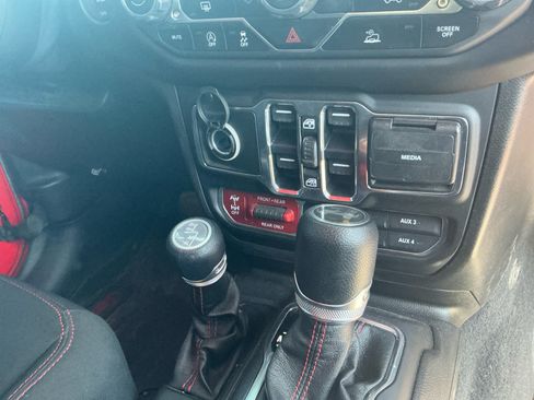 Used 2021 Jeep Wrangler Unlimited Rubicon AWD/4WD image 29