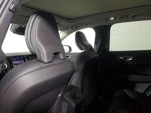 Certified 2025 Volvo XC60 B5 Core image 16
