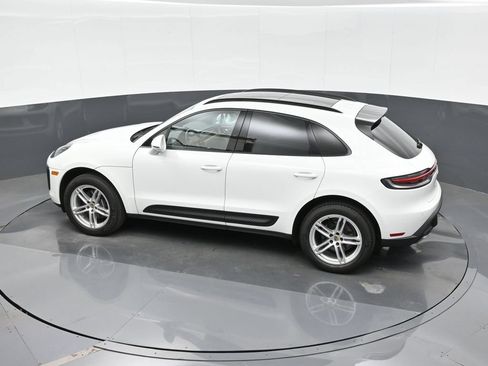 Certified 2023 Porsche Macan AWD/4WD image 27