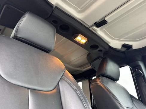 Used 2018 Jeep Wrangler Unlimited Sahara AWD/4WD image 18