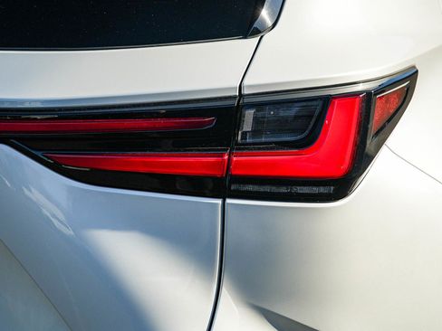 Used 2025 Lexus NX 350h AWD w/ Accessory Package (2T) image 7