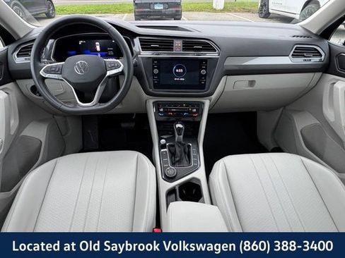 Used 2022 Volkswagen Tiguan SE w/ Panoramic Sunroof Package AWD/4WD image 15