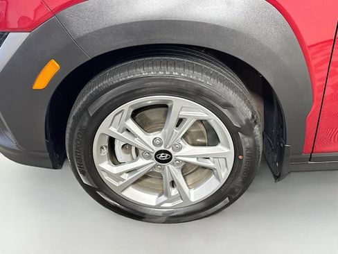 Used 2023 Hyundai Kona SEL AWD/4WD image 4