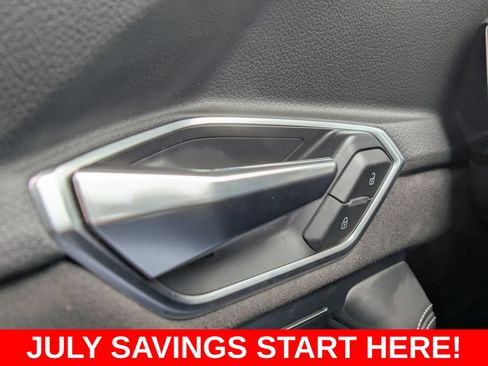 Used 2019 Audi e-tron Prestige w/ Prestige Package AWD/4WD image 41
