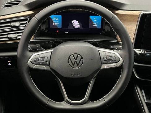 New 2026 Volkswagen Atlas SE image 9