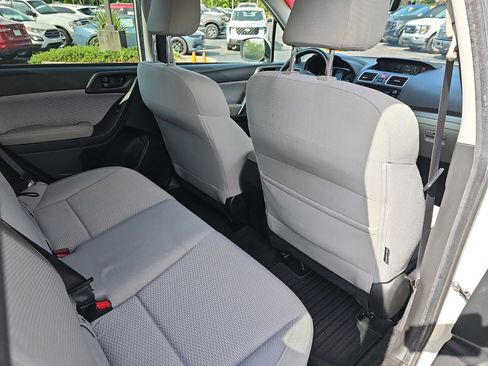 Used 2018 Subaru Forester 2.5i Premium AWD/4WD image 11