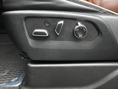 Used 2023 GMC Yukon Denali Ultimate AWD/4WD image 15