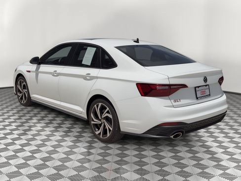 Used 2024 Volkswagen Jetta GLI Autobahn FWD image 3