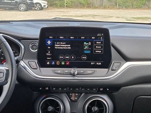 Used 2025 Chevrolet Blazer LT FWD image 18