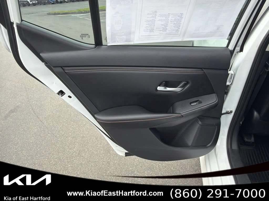 Used 2023 Nissan Sentra SR w/ SR Premium Package FWD image 18