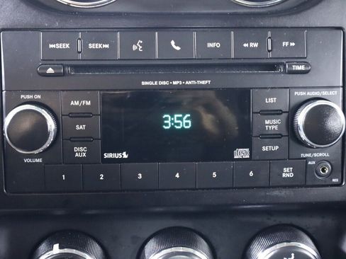 Used 2017 Jeep Patriot Sport AWD/4WD image 15