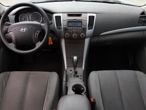 Used 2010 Hyundai Sonata GLS image 2