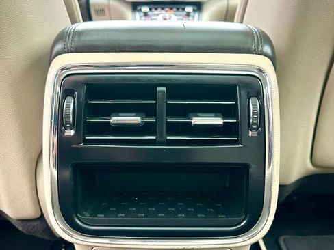 Used 2017 Lincoln Continental Select FWD image 39