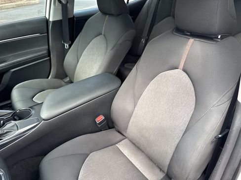 Used 2020 Toyota Camry LE FWD image 20