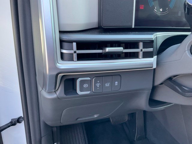 Used 2025 Hyundai Santa Fe SEL FWD image 9