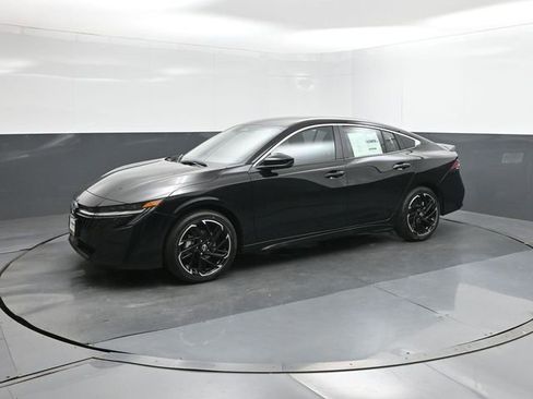 New 2026 Nissan Sentra SR w/ Floor Mat Package image 34