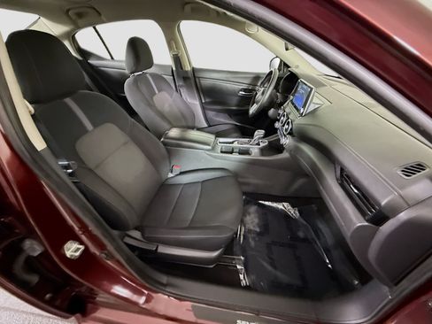Used 2022 Nissan Sentra SV w/ All-Weather Package FWD image 29