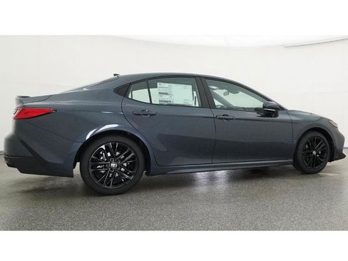 Used 2026 Toyota Camry SE FWD image 26