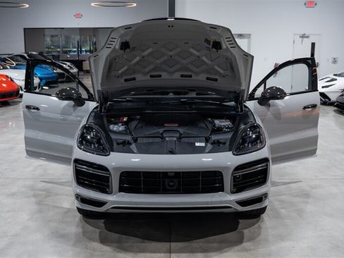 Used 2021 Porsche Cayenne Turbo AWD/4WD image 33