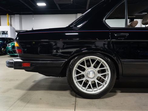 Used 1988 BMW M5 RWD image 9