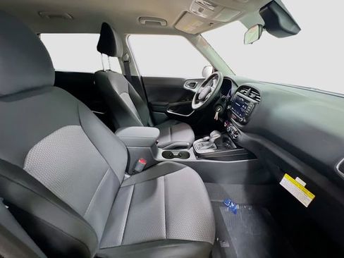 New 2025 Kia Soul LX w/ LX Technology Package image 25