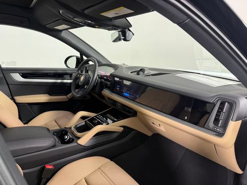 Certified 2026 Porsche Cayenne Coupe AWD/4WD image 15