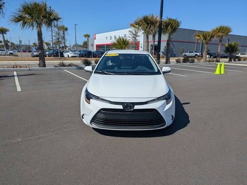 Used 2025 Toyota Corolla LE image 8