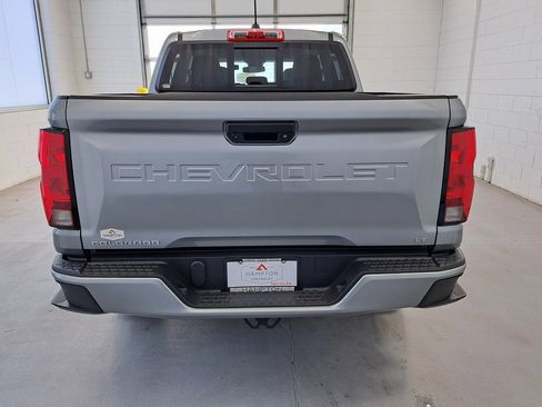 Used 2024 Chevrolet Colorado LT w/ LT Convenience Package image 7