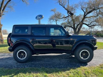 New 2025 Ford Bronco Badlands w/ Sasquatch Package