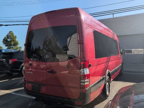 Used 2017 Mercedes-Benz Sprinter 2500 image 8