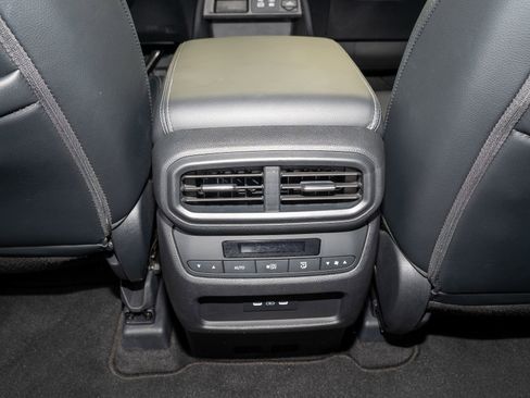 Certified 2025 Honda Pilot Touring image 21