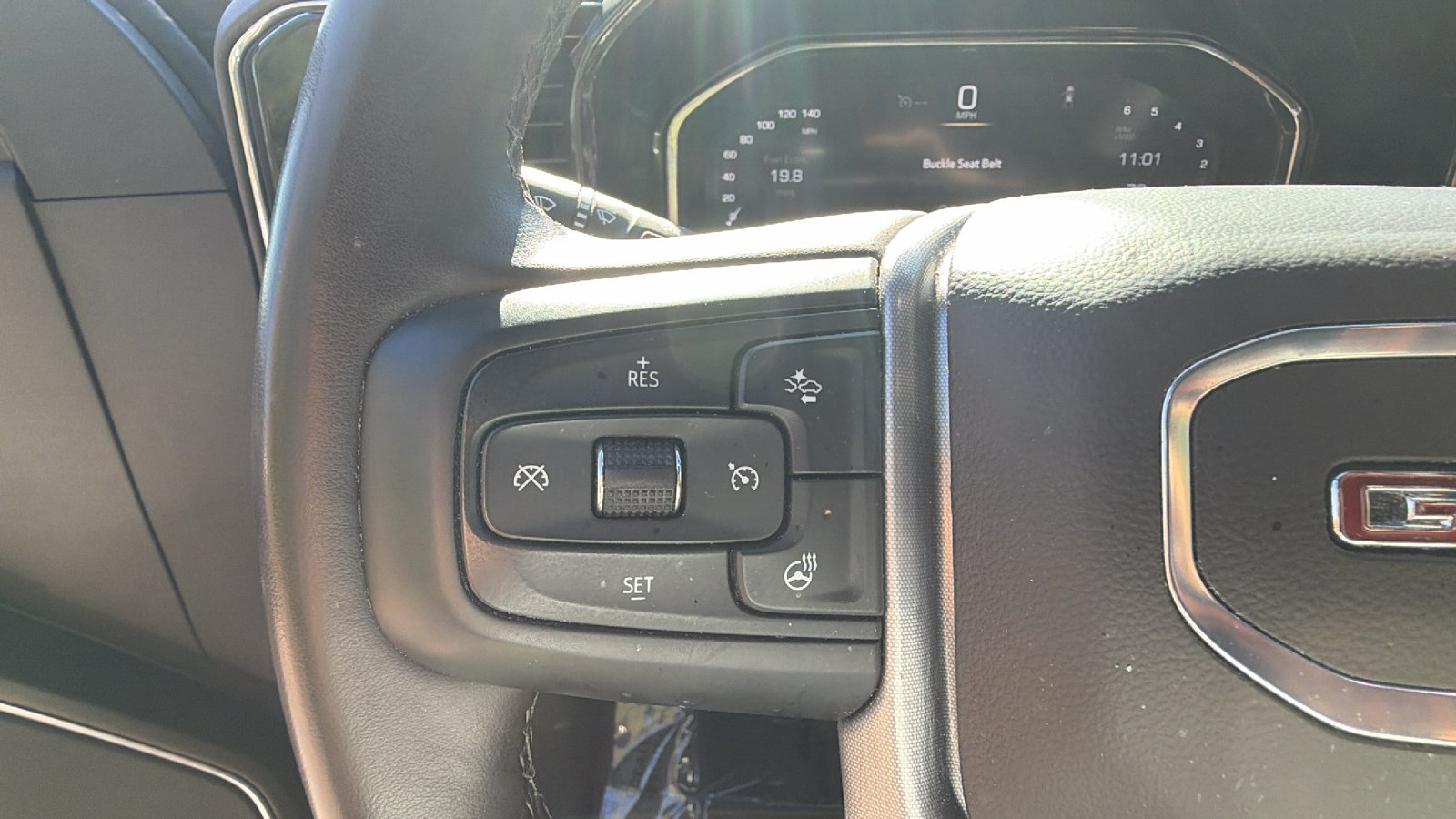 Used 2025 GMC Sierra 1500 SLT AWD/4WD image 27