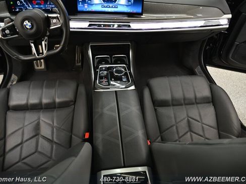 Used 2023 BMW 760i xDrive w/ Luxury Rear Seating Package AWD/4WD image 18