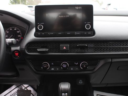 Used 2023 Honda HR-V LX image 11