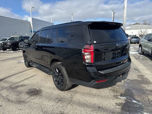 Used 2023 Chevrolet Suburban RST image 3