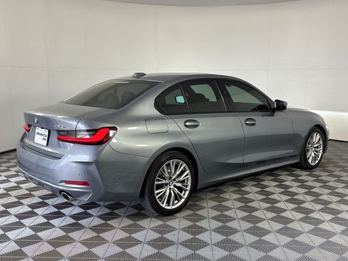 Used 2023 BMW 330i Sedan w/ Premium Package RWD image 9