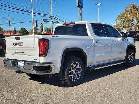 Used 2024 GMC Sierra 1500 SLT image 11
