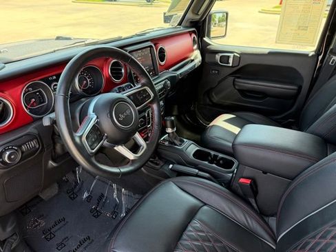 Used 2021 Jeep Wrangler Unlimited Rubicon AWD/4WD image 11
