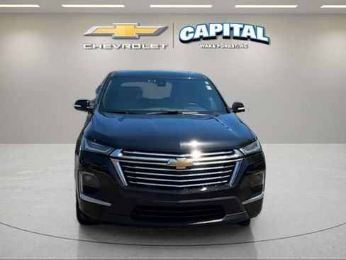 Used 2023 Chevrolet Traverse Premier w/ LPO, Cargo Package AWD/4WD image 8