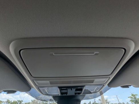 Used 2025 Honda Odyssey Touring image 32