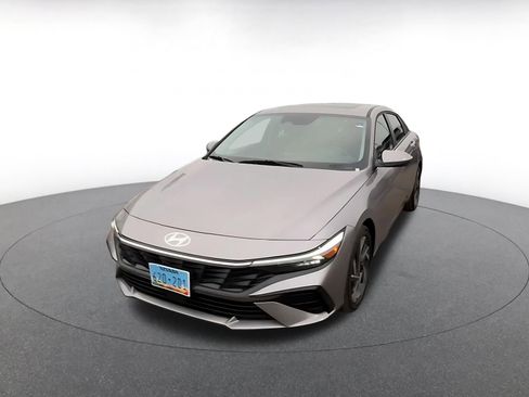 Used 2025 Hyundai Elantra SEL image 7