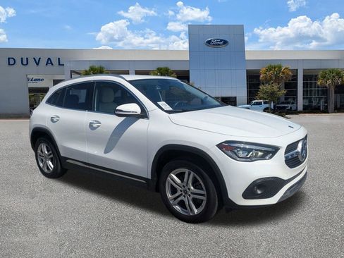 Used 2021 Mercedes-Benz GLA 250 4MATIC w/ Premium Package image 2