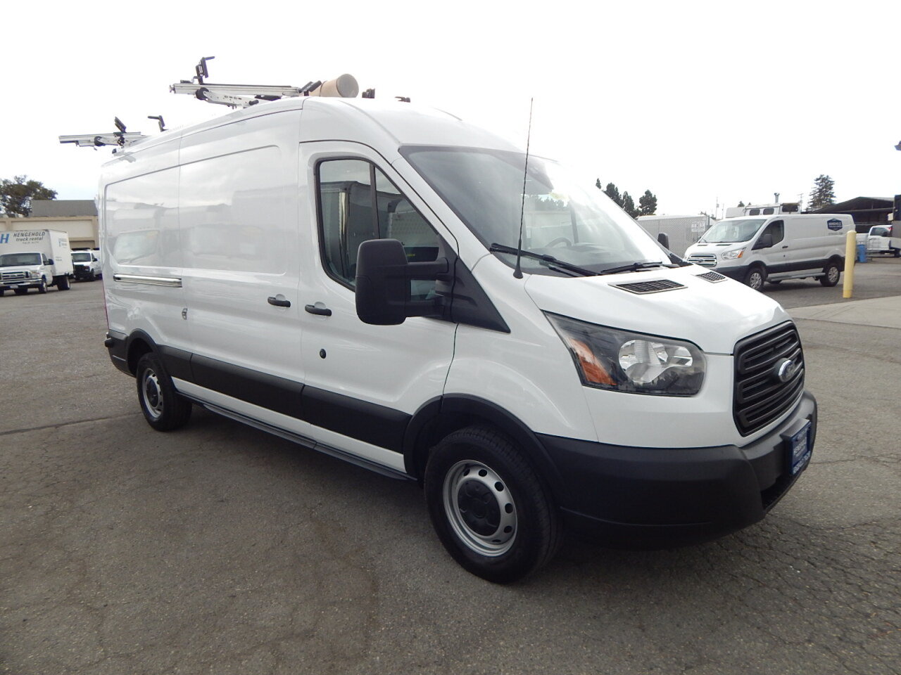 Used 2018 Ford Transit 250 148 Medium Roof RWD image 10