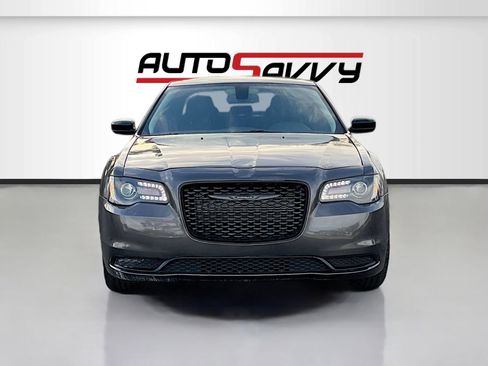 Used 2022 Chrysler 300 Touring w/ Sport Appearance Package RWD image 2