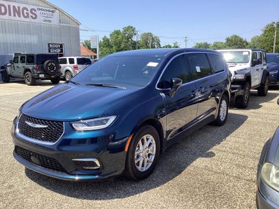 Used 2024 Chrysler Pacifica Touring-L