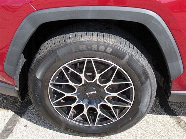 Used 2021 Toyota RAV4 LE FWD image 11