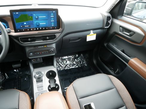 Used 2025 Ford Bronco Sport Outer Banks w/ Outer Banks Tech Package+ AWD/4WD image 11